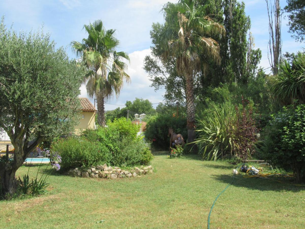 Le Cabanon Des Hirondelles Villa วีลล์โครซ ภายนอก รูปภาพ